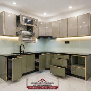 Tủ bếp inox cánh kính hiện đại